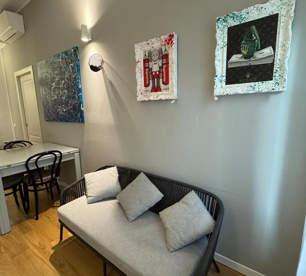 Luxury San Babila Apartment Милан Италия